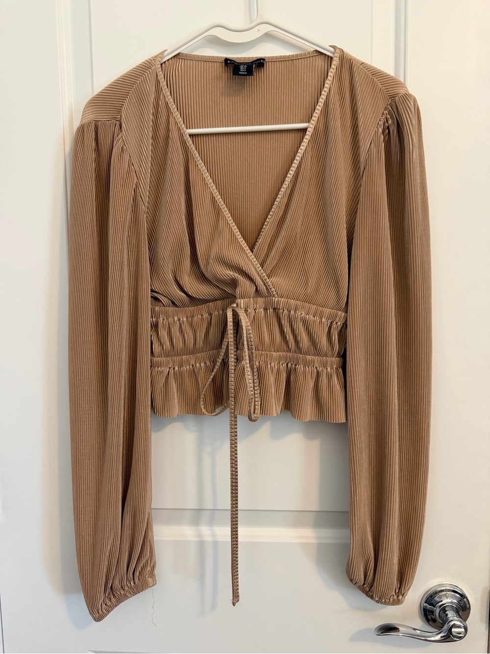 Sincerely Jules Ribbed Wrap Tie-Front Blouse in Camel size small
